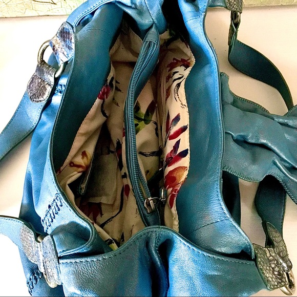 CHI By CARLOS FALCHI Lamb & Snakeskin Studded Bag - Picture 10 of 16